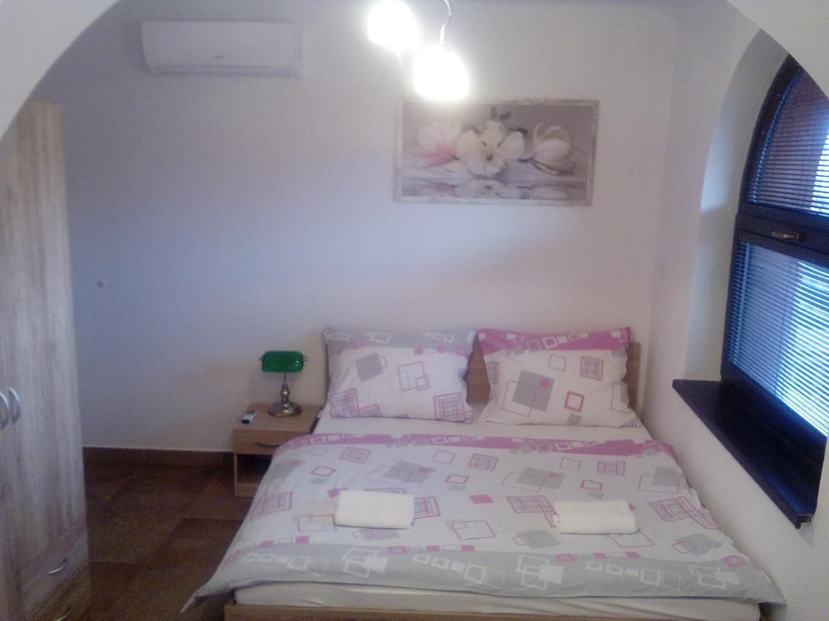 Oaza Apartment Vacenovice ภายนอก รูปภาพ
