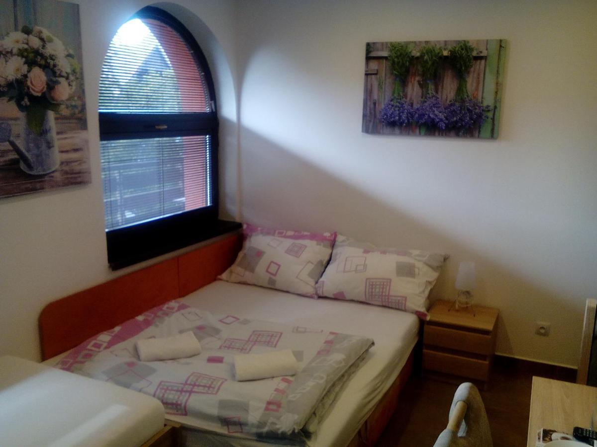 Oaza Apartment Vacenovice ภายนอก รูปภาพ